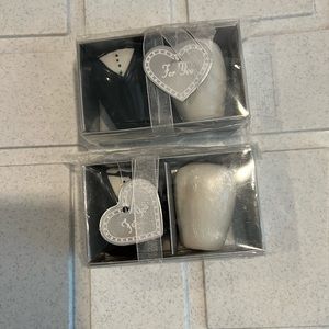 MR&MRS WEDDING SALT AND PEPPER SHAKER
